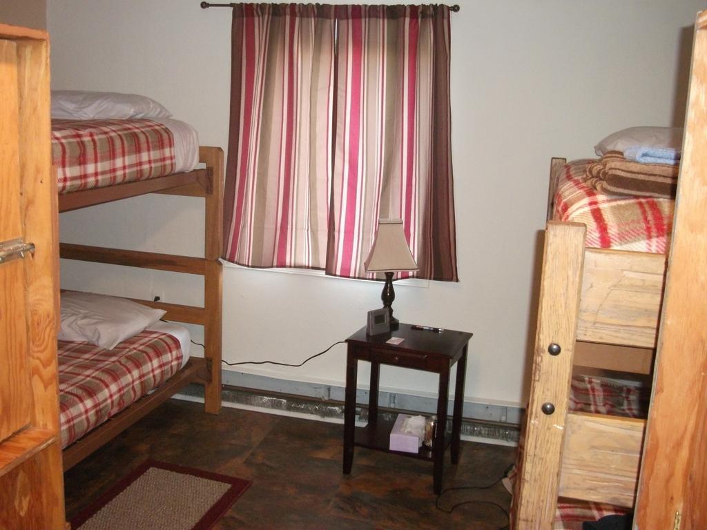 Bent Prop Inn And Hostel Of Alaska - Midtown Anchorage Habitación foto